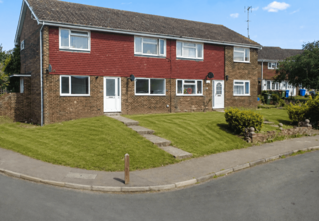 2 Bedroom Terraced House with Spacious Garden fo