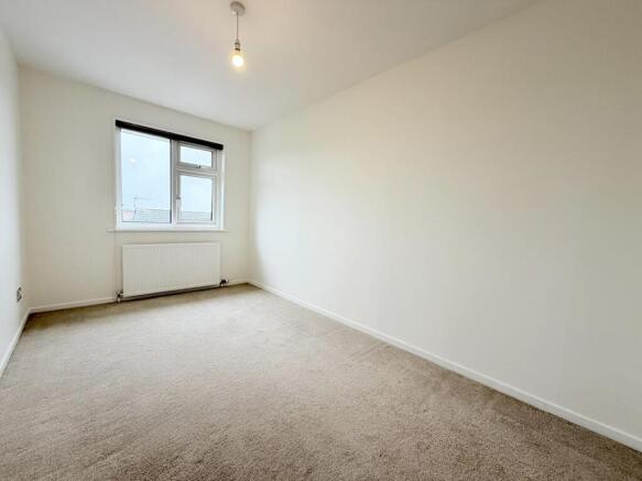 2 bed End of Terrace to rent Image 6
