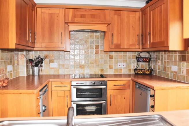 009-KitchenReverse.jpg