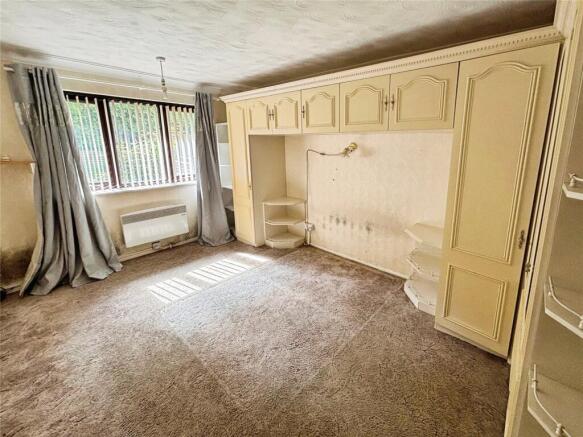2 bed Flat for sale Image 10