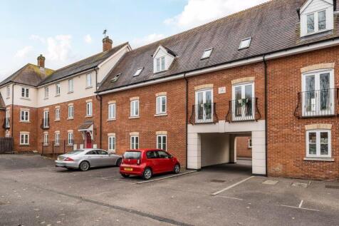 Superb modern 3 bed apartment in excellent location