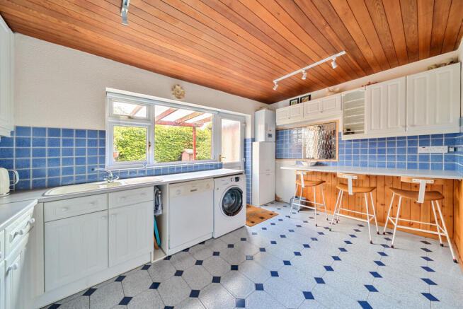 1346327-15-68b57c...