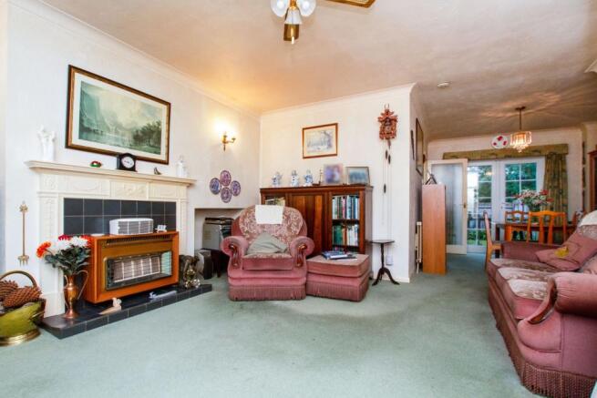 Lounge/Dining Room