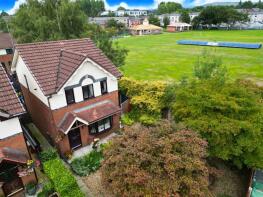 7, Flowery Field Green, Hyde SK14 4NW