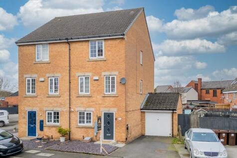 Toll Hill Drive, Castleford, West Yorkshire, WF10