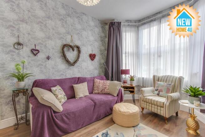 LOUNGE: