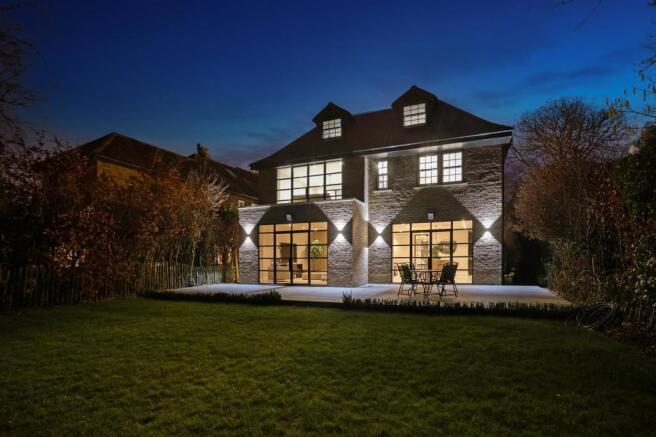 59 Aldenham Avenue 292381 (36).jpg