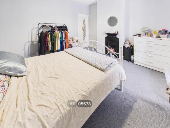 2 bed Terraced to rent Image 8