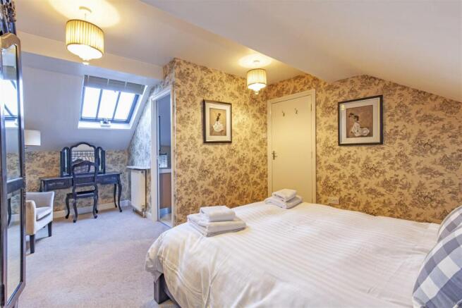 Bedroom 1-4.JPG