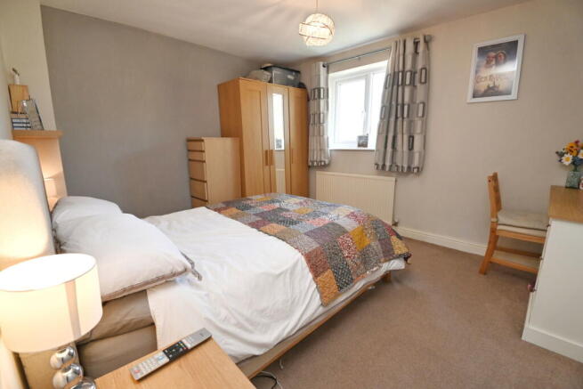 4 bed Town House for sale Image 9