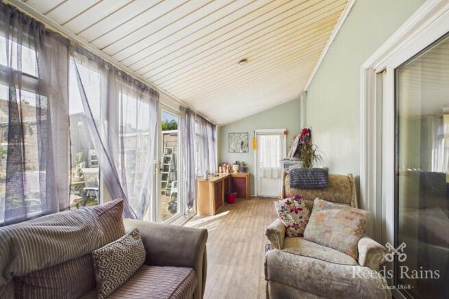 3 bed Semi-Detached for sale Image 6