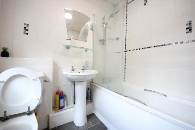 3 bed End of Terrace to rent Image 5