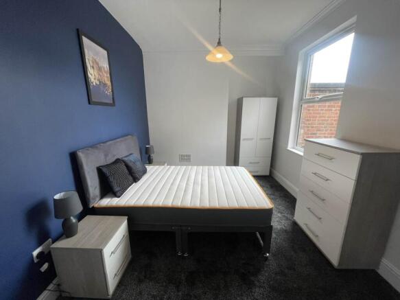 Room 2 (4)