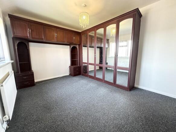 3 bed Semi-Detached to rent Image 12