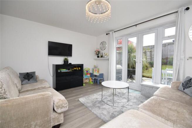 3 bed detached house to rent Estcots Drive, East