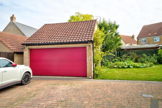 Detached Garage.jpg