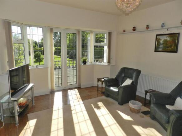 Lounge/Sitting Room