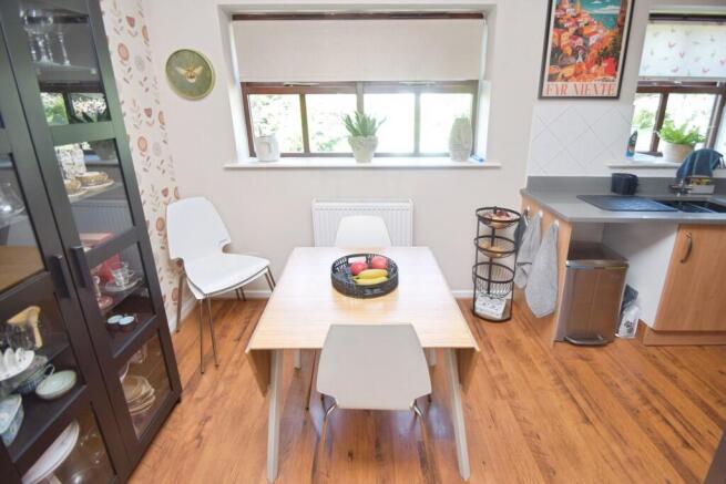 4 bed Terraced for sale Image 4