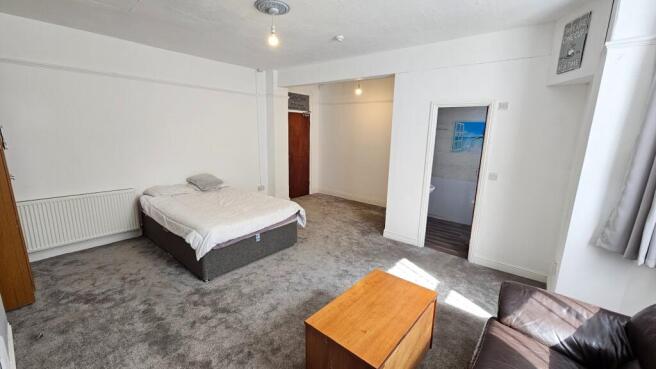 10 bed Block of Apartments for sale Image 4