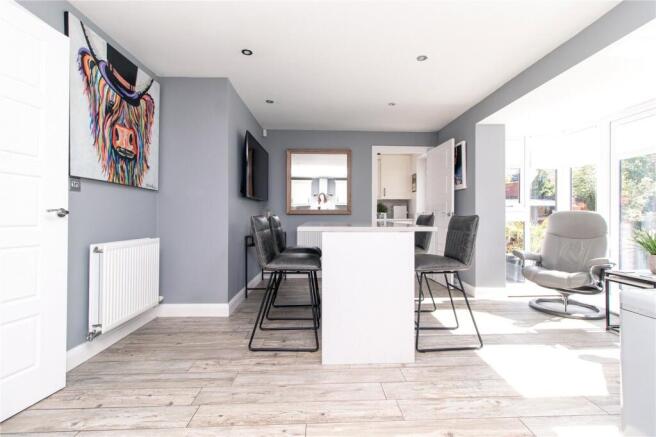 4 bed Detached for sale Image 10
