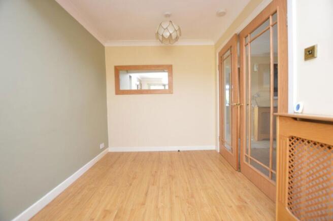 4 bed Detached to rent Image 6