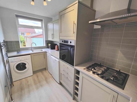 3 bed Semi-Detached for sale Image 8