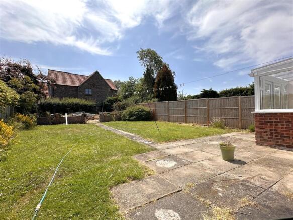 Large Rear Garden 089