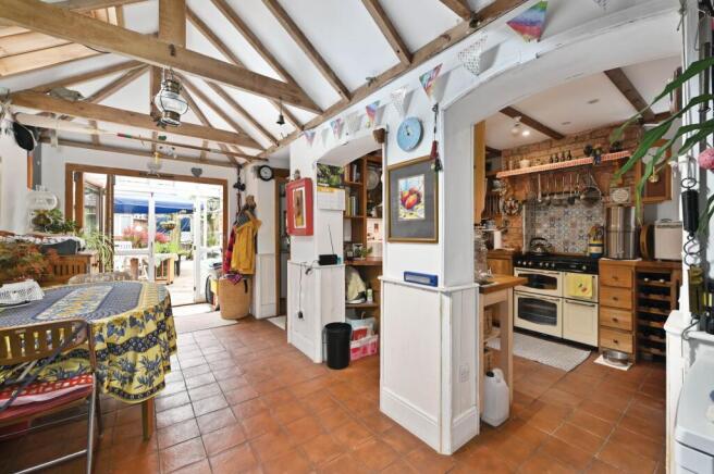 Kitchen/ Dining Room