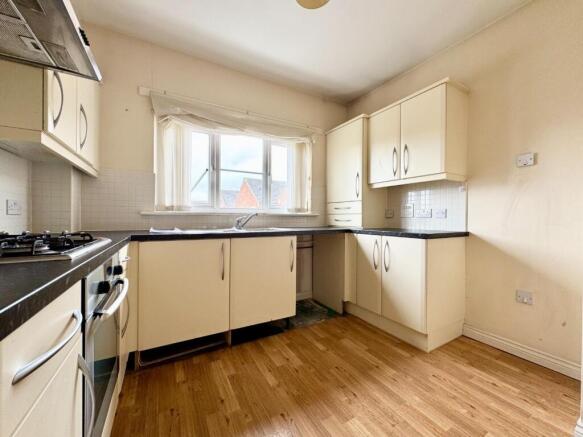 2 bed Flat for sale Image 5