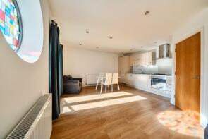 6, Challis House, St James Grove, London SW11 5DF