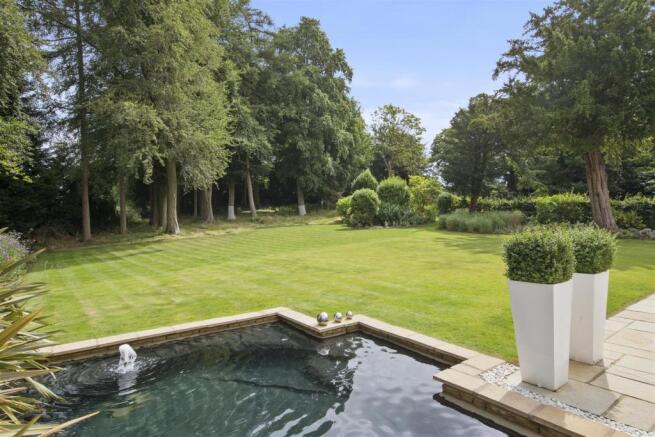 house. estate agency Headley pond