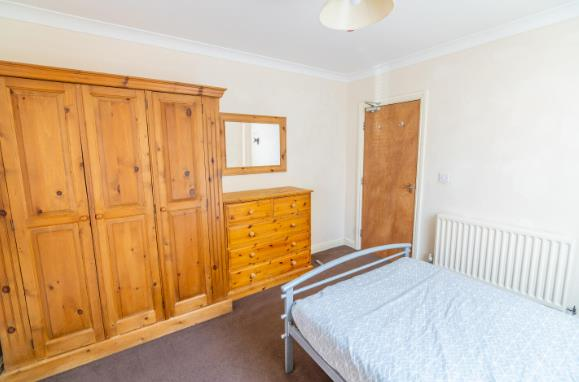 6 bed Detached for sale Image 8