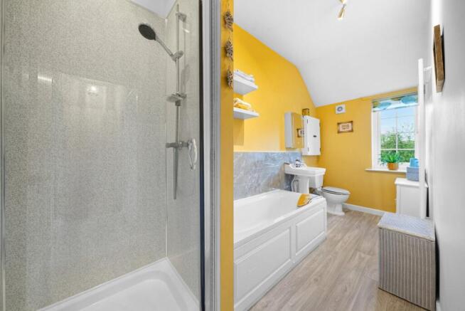 2 bed Terraced for sale Image 8