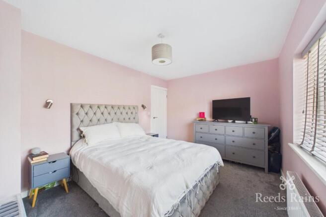 3 bed Semi-Detached for sale Image 8