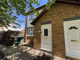 9, Lark Vale, Watermead, Aylesbury HP19 0XU