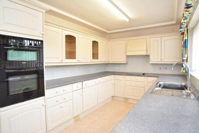 2 bed Bungalow for sale Image 8