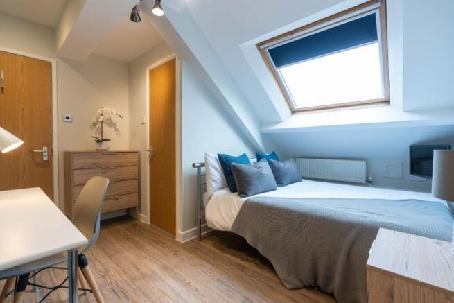 176DR - Bedroom 1