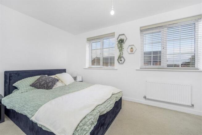 3 bed Semi-Detached for sale Image 7