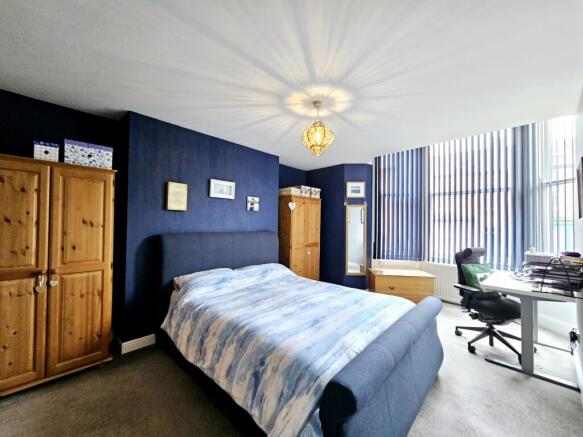 1 bed Flat for sale Image 2
