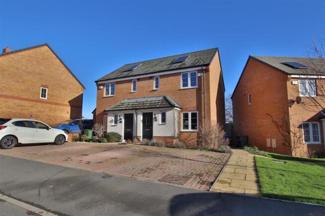 Langley Grove, Twyning - Front