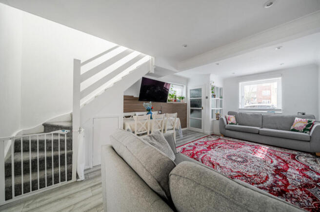 1421607-6-69a98de...