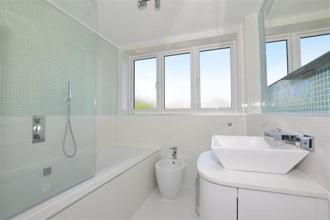 En-Suite Bathroom