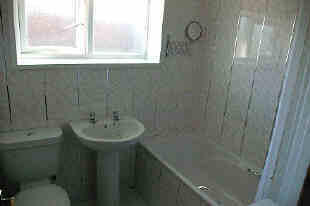 BATHROOM / W.C.