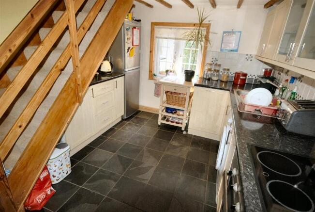 Kitchen1.JPG