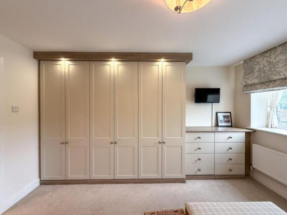 2 bed Apartment for sale Image 12