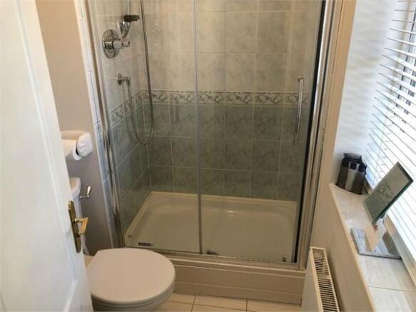 En-Suite Shower Roo