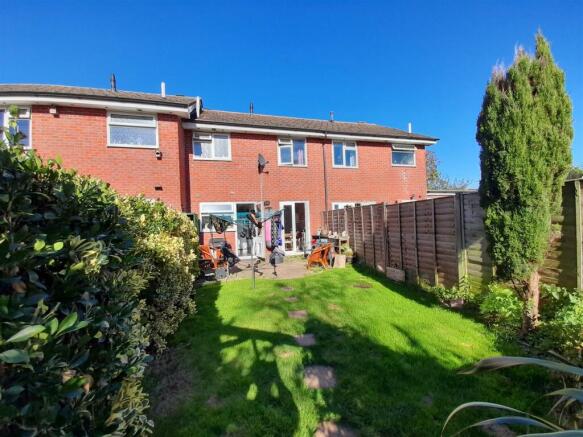 Rear garden 1.jpg