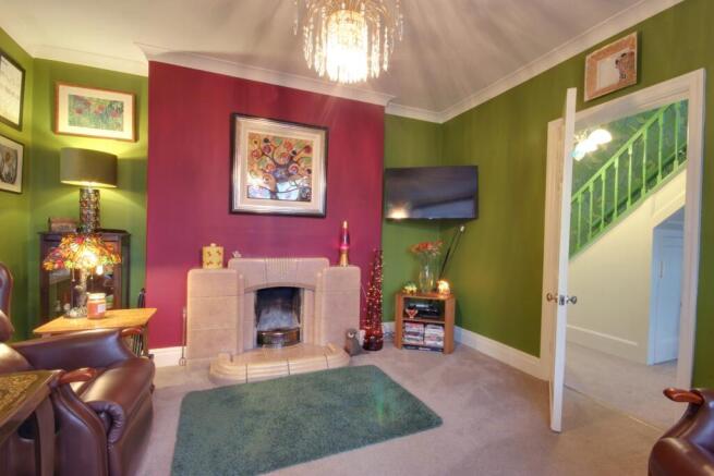 4 bed Detached for sale Image 8