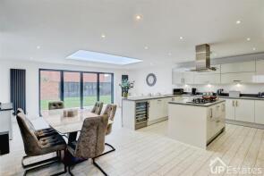 5, Doverton Close, Nuneaton CV11 6WR