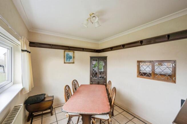 2 bed Detached Bungalow for sale Image 7